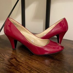 Mossimo peep-toe pumps
